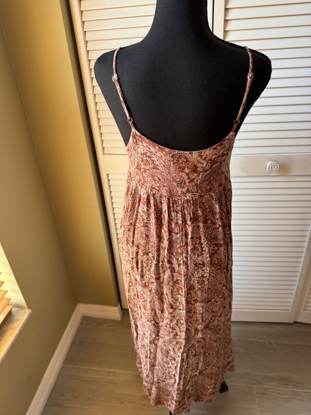 Brown Paisley Spaghetti-Strap Maxi Dress - Picture 4 of 7